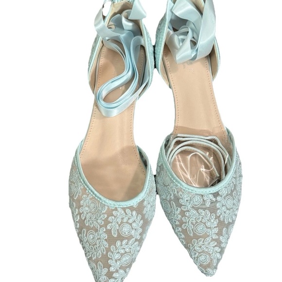 TWILA-LACE
Crochet Lace Pointy Toe with Ankle Tie or Ballerina size 8 - Picture 7 of 12